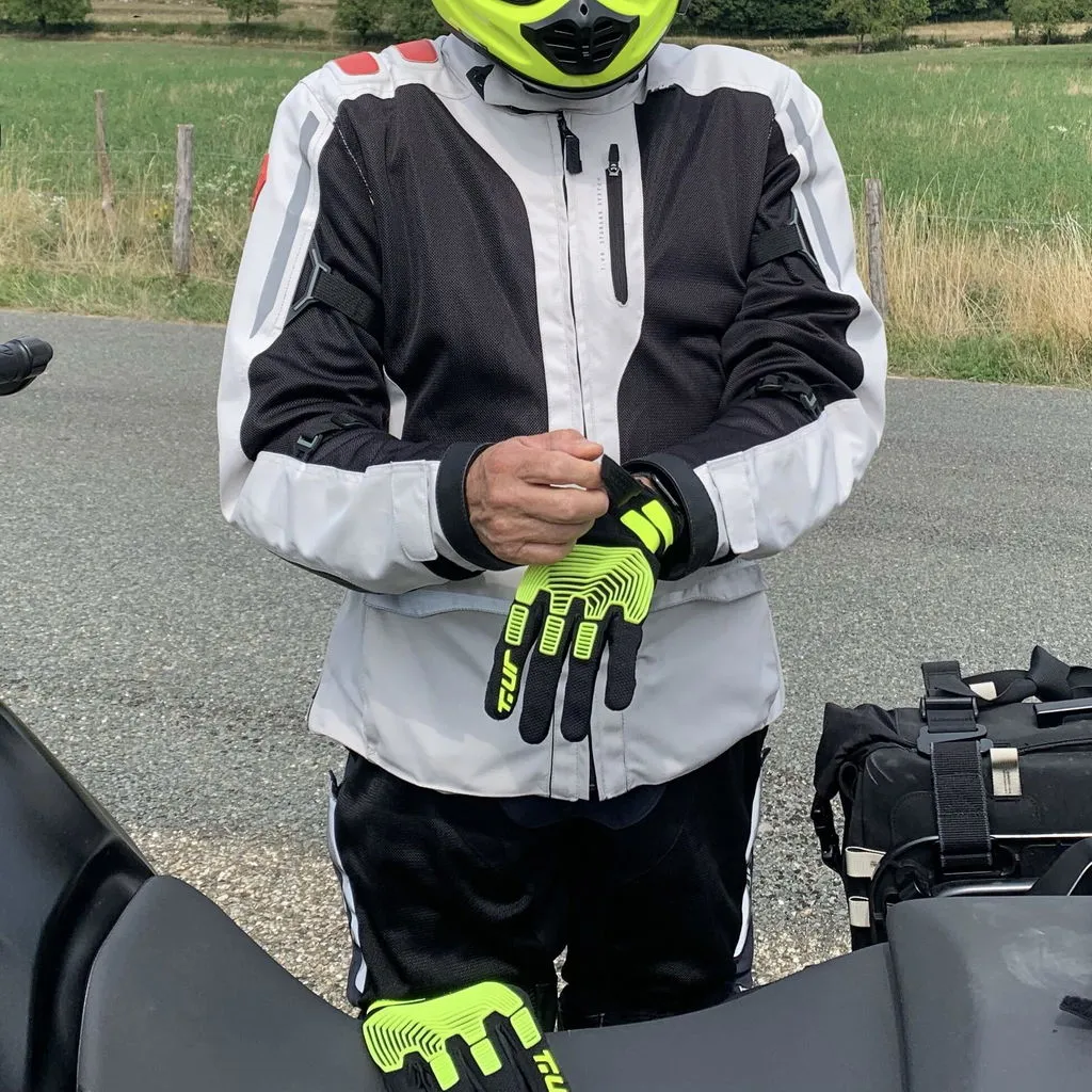 Tucano Urbano G-Three enduro rukavice s certifikáciou CE